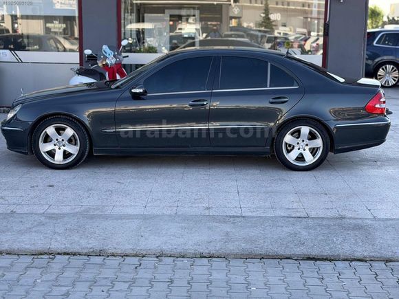ALP ARS AUTO'Dan 2003 E220 CDİ DEĞİŞENSİZ 4 PARÇA BOYALI
