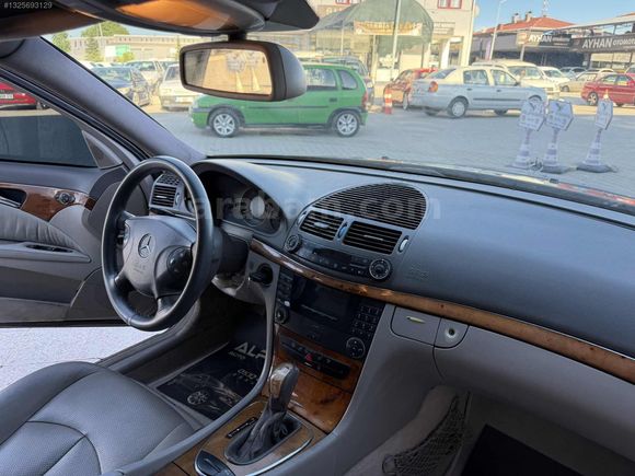 ALP ARS AUTO'Dan 2003 E220 CDİ DEĞİŞENSİZ 4 PARÇA BOYALI