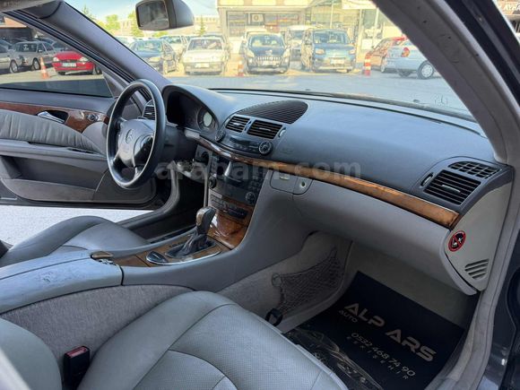 ALP ARS AUTO'Dan 2003 E220 CDİ DEĞİŞENSİZ 4 PARÇA BOYALI