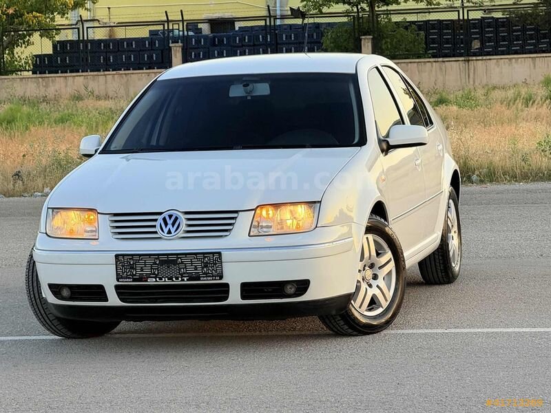 Galeriden Volkswagen Bora 1.6 Pacific 2004 Model Aksaray 172.550 km Beyaz