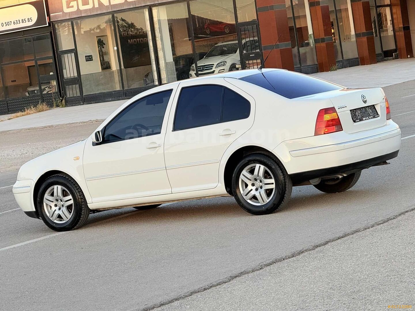 Galeriden Volkswagen Bora 1.6 Pacific 2004 Model Aksaray 172.550 km Beyaz 7
