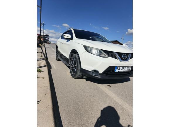 Sahibinden Nissan Qashqai 1.2 DIG-T Tekna 2015 Model