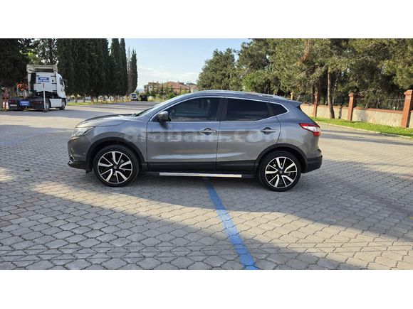Galeriden Nissan Qashqai 1.6 dCi Platinum Premium Pack 2016 Model  170.000 km Gri (metalik)