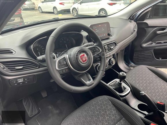 2025 model 1.4 urban traction lansman renk Egea cross 12.350 km