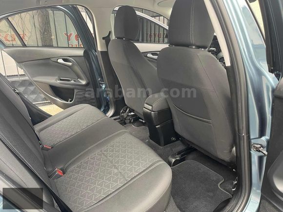 2025 model 1.4 urban traction lansman renk Egea cross 12.350 km