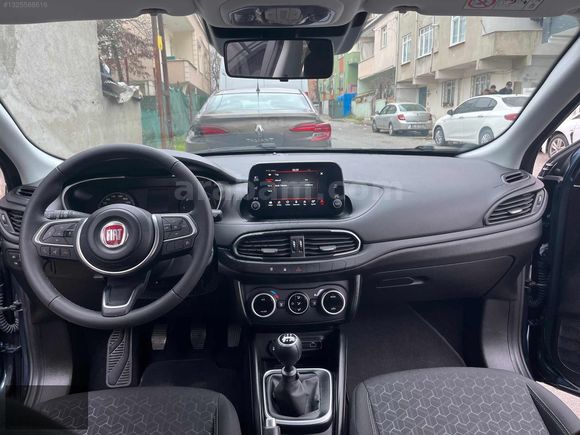 2025 model 1.4 urban traction lansman renk Egea cross 12.350 km