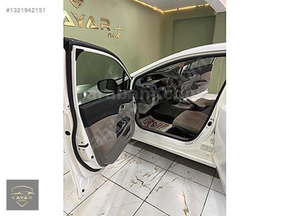 KAYAR AUTO`dan 2016 MODEL HATASIZ BİR PARÇA BOYALI HONDA CİVİC