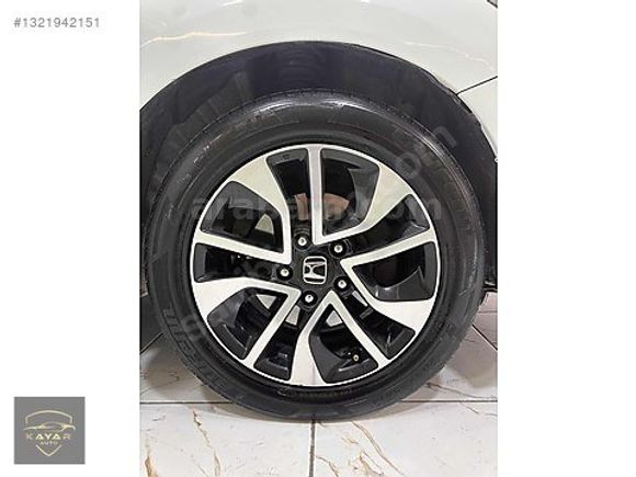 KAYAR AUTO`dan 2016 MODEL HATASIZ BİR PARÇA BOYALI HONDA CİVİC