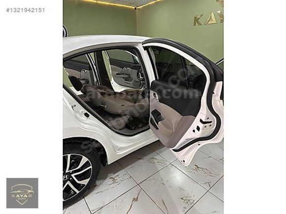KAYAR AUTO`dan 2016 MODEL HATASIZ BİR PARÇA BOYALI HONDA CİVİC