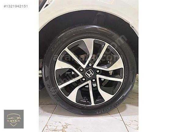 KAYAR AUTO`dan 2016 MODEL HATASIZ BİR PARÇA BOYALI HONDA CİVİC
