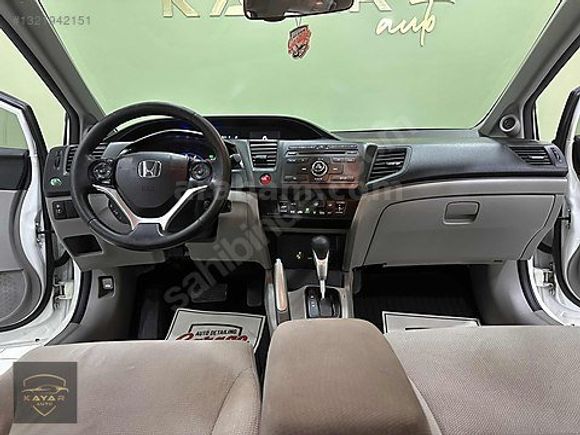 KAYAR AUTO`dan 2016 MODEL HATASIZ BİR PARÇA BOYALI HONDA CİVİC