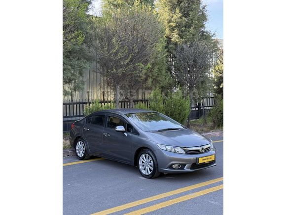 HONDA CİVİC 1.6 İVTEC PREMİUM