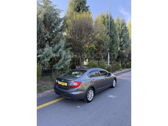 HONDA CİVİC 1.6 İVTEC PREMİUM