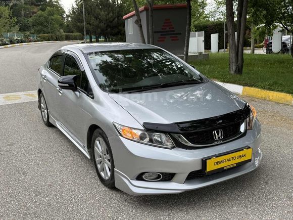 208.000 KM MANUEL VİTES PREMİUM LPG Lİ