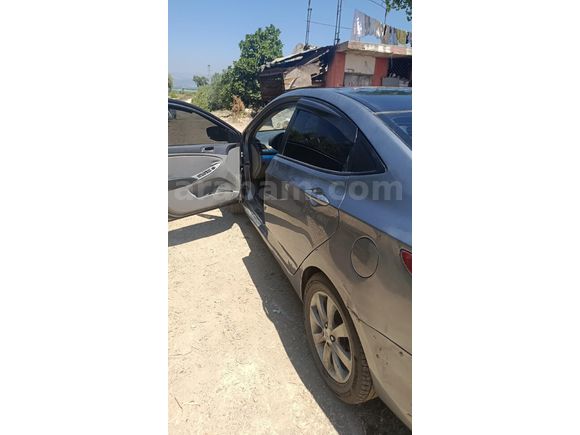 Sahibinden Hyundai Accent Blue 1.4 CVVT Mode Plus 2015 Model Mersin