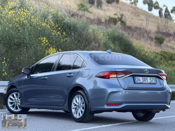 2021 COROLLA 1.5 DREAM OTOMATİK 85 BİNDE