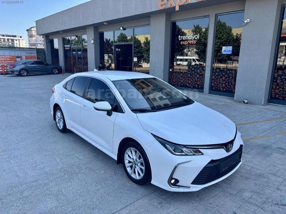 BOYASIZ 69.000 KM 2022 COROLLA 1.5 DREAM BENZİN OTOMATİK 125 HP