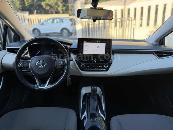 2021 COROLLA 1.5 DREAM MULTİDİRİVE S 124 BİN DE OTOMATİK