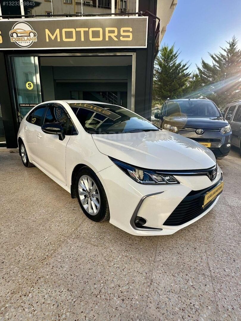 Galeriden Toyota Corolla 1.5 Dream 2021 Model Kilis 65.500 km Beyaz 3
