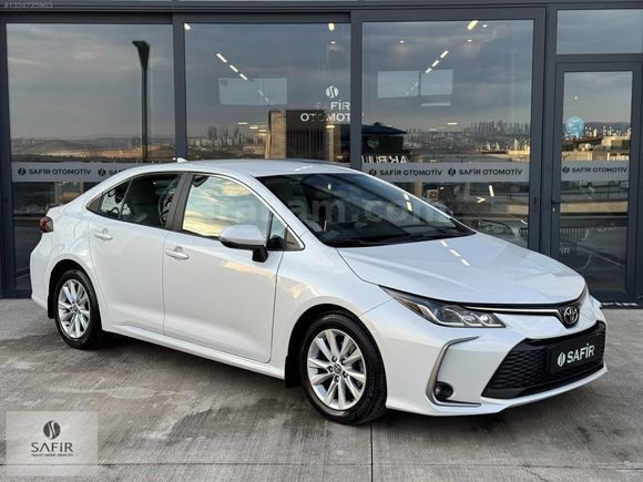 SAFİR'DEN 2023 COROLLA 1.5 DREAM HATASIZ BOYASIZ 24 BİN KM