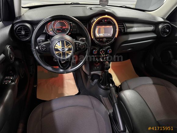 NEVKOR AUTO'DAN BOYASIZ CAM TAVAN 1.5 DİZEL MINI CHILI OTOMATİK