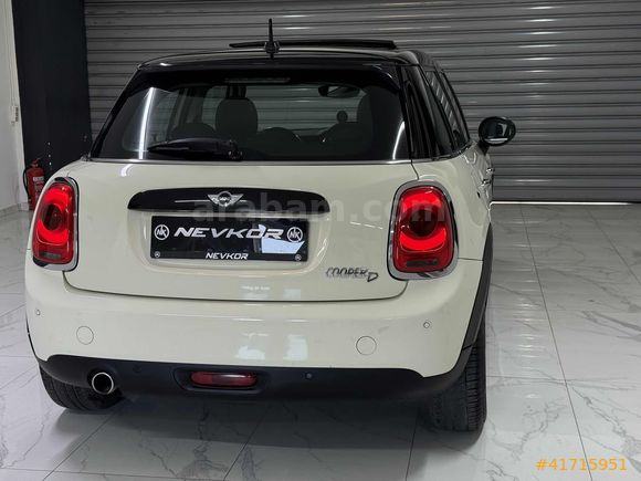 NEVKOR AUTO'DAN BOYASIZ CAM TAVAN 1.5 DİZEL MINI CHILI OTOMATİK