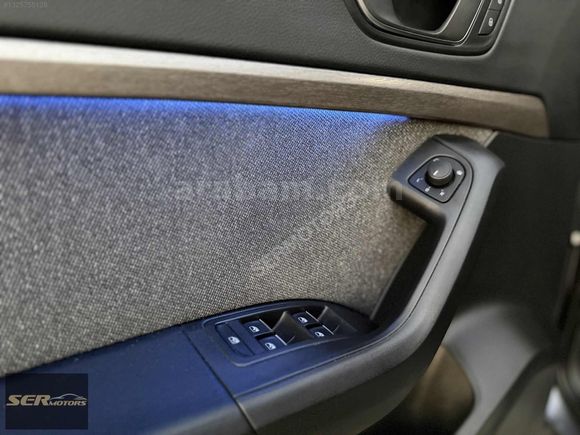 HATASIZ BOYASIZ CAM TAVAN ATECA 40BİN KM