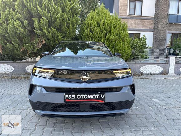 F&S OTOMOTİV'DEN 2025 OPEL MOKKA 1.2 T EDİTİON 15.000KM