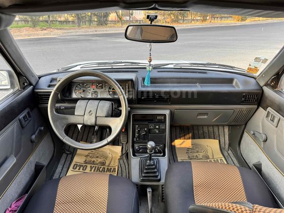 Öykü Oyo'dan Renault R 9 1.4 Spring  Orjinal Çürüksüz