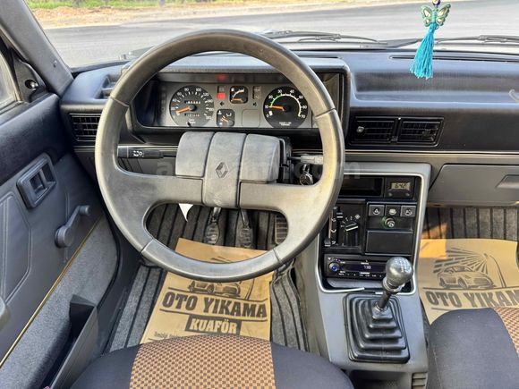 Öykü Oyo'dan Renault R 9 1.4 Spring  Orjinal Çürüksüz