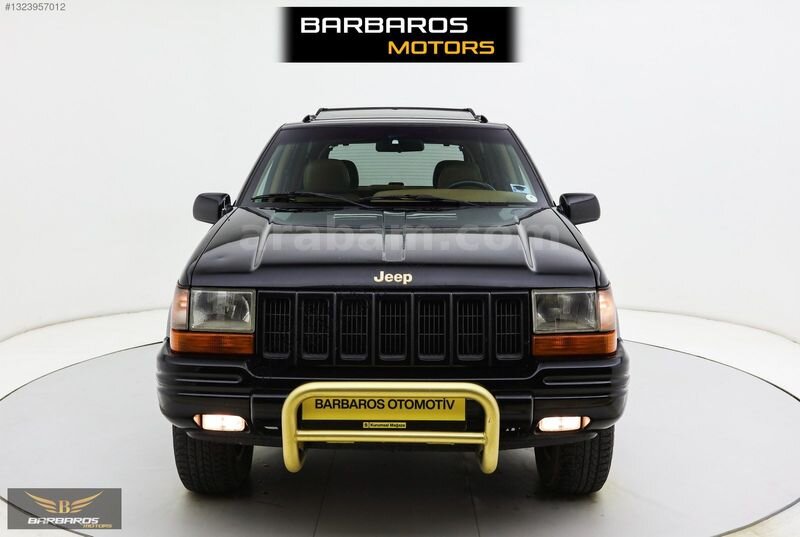 ORJİNAL HATASIZ BOYASIZ ASFALT ARACI GRAND CHEROKEE 5.2 V8