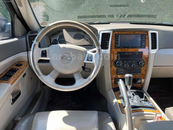 2009 MODEL GRAND CHEROKEE. SUNROOFLU