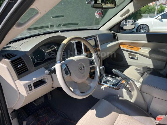 2009 MODEL GRAND CHEROKEE. SUNROOFLU