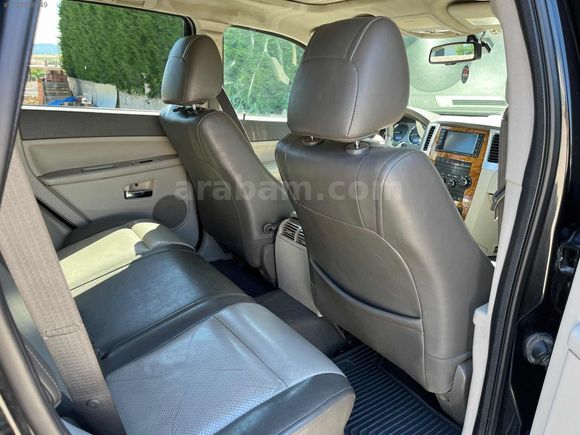 2009 MODEL GRAND CHEROKEE. SUNROOFLU
