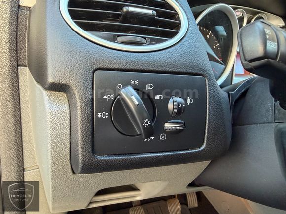 İLK EL TR DE EMSALSİZ KM 112.ooo SERVİS BAKIMLI FOCUS TİTANYUM
