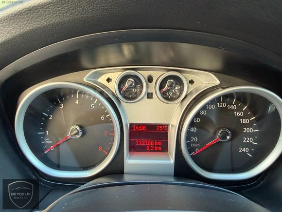 İLK EL TR DE EMSALSİZ KM 112.ooo SERVİS BAKIMLI FOCUS TİTANYUM