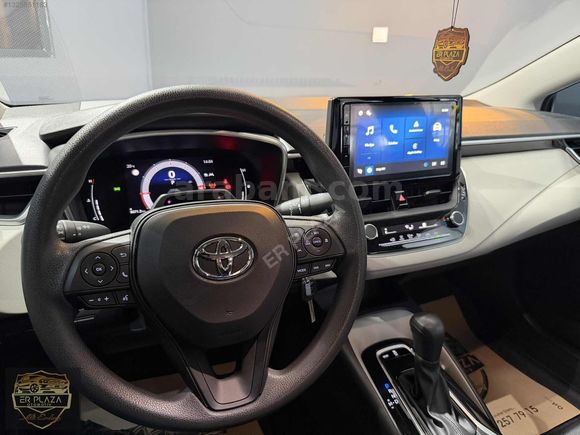 ER PLAZADAN 2026 COROLLA 1.5 ÇELİK JANT / 9 BİN KM HATASIZ