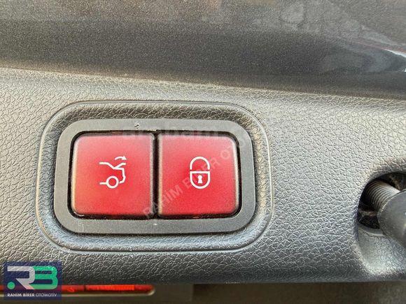 HATASIZ BOYASIZ E220d 4 MATİC AMG OTO PİLOT COMMAND VAKUM