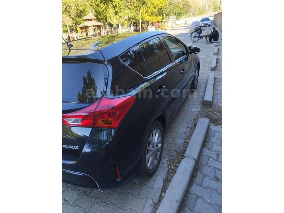 Sahibinden Toyota Auris 1.4 D-4D Advance Skypack 2013 Model