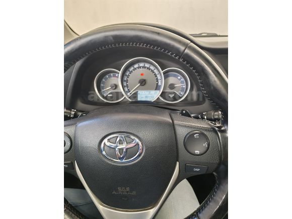 Sahibinden Toyota Auris 1.4 D-4D Advance Skypack 2013 Model