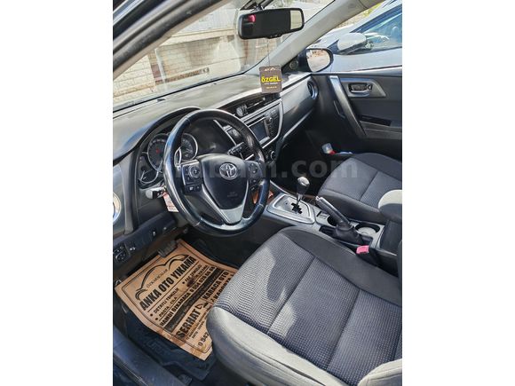 Sahibinden Toyota Auris 1.4 D-4D Advance Skypack 2013 Model