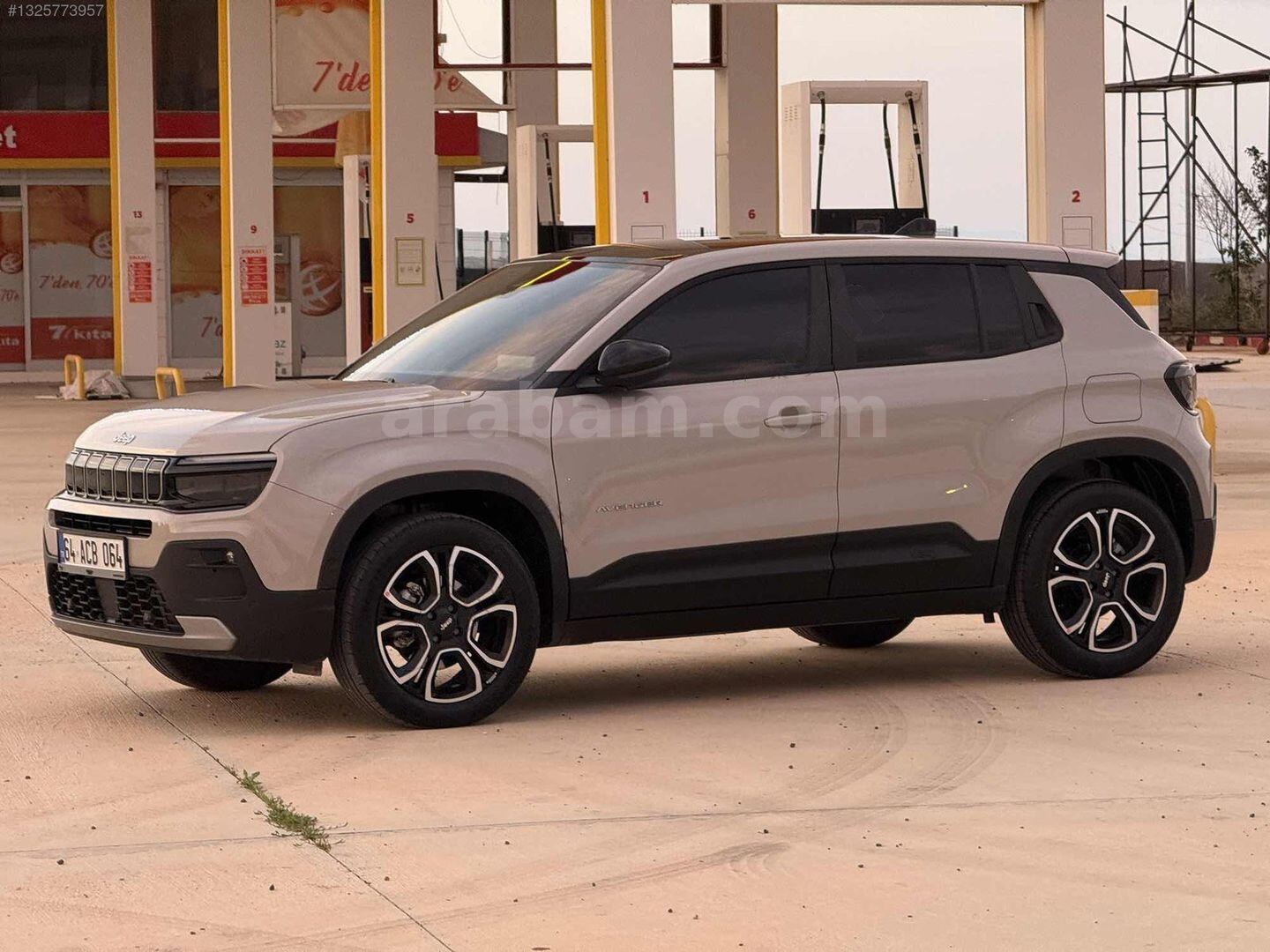 YAĞMUR OTOMOTİV DEN JEEP Hybrib cam tavanlı otomatik 7