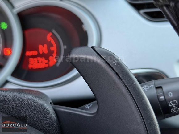 BOZOĞLU'DAN / 2014 C3 1.2 VTİ CAM TAVAN OTOMATİK 143,000'KM