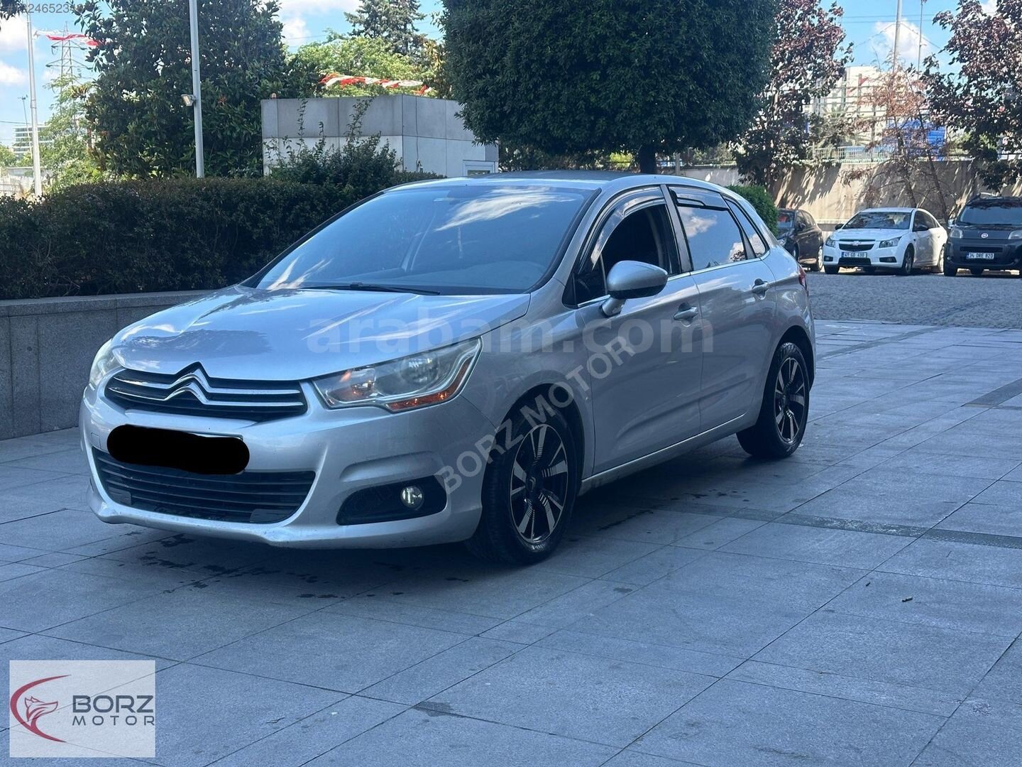 Galeriden Citroen C4 1.6 e-HDi Confort 2013 Model İstanbul 203.000 km Beyaz 2