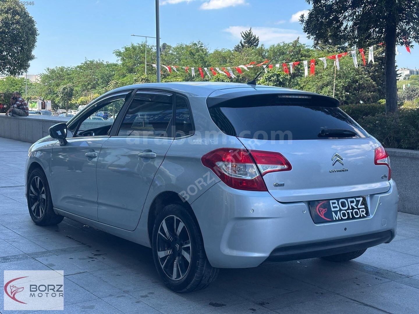 Galeriden Citroen C4 1.6 e-HDi Confort 2013 Model İstanbul 203.000 km Beyaz 4