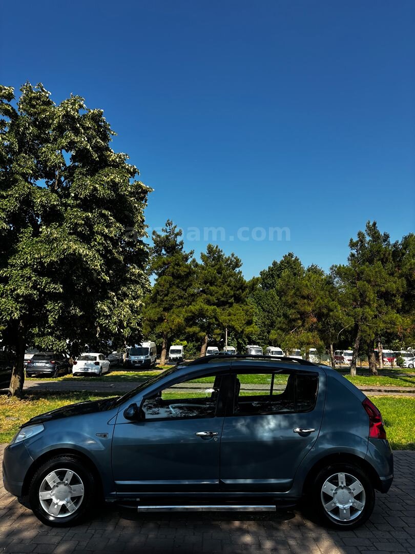 Galeriden Dacia Sandero 1.4 Laureate 2009 Model Bursa 229.000 km Mavi (metalik) 4
