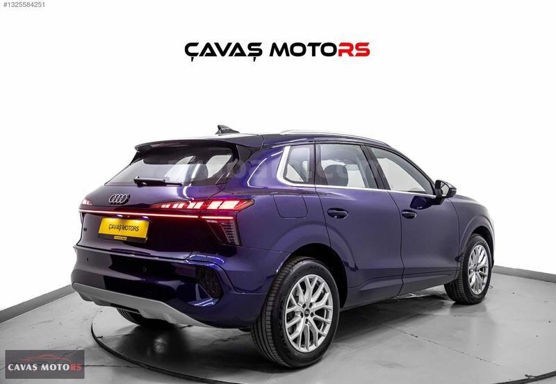 2025 AUDİ Q3 1.5 TFSI C.TAVAN+G.GÖRÜŞ Y.KASA+BOYASIZ+7200'DE 4