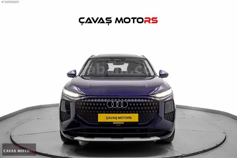 2025 AUDİ Q3 1.5 TFSI C.TAVAN+G.GÖRÜŞ Y.KASA+BOYASIZ+7200'DE