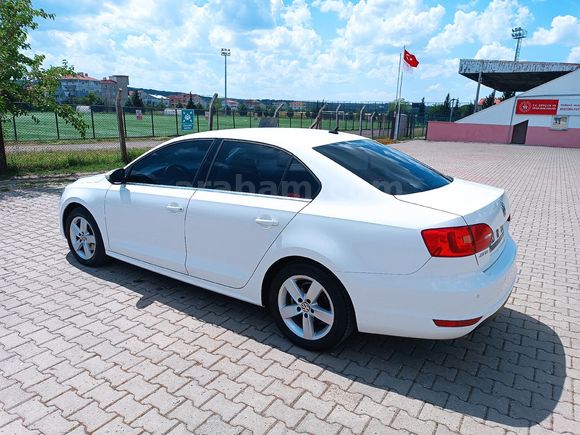 Sahibinden Volkswagen Jetta 1.6 TDi Comfortline 2013 Model  120.000 km Beyaz