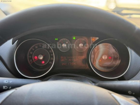 SARAT OTOMOTIV'DEN 207 KM'DE DOLULAR DOLUSU PUNTO